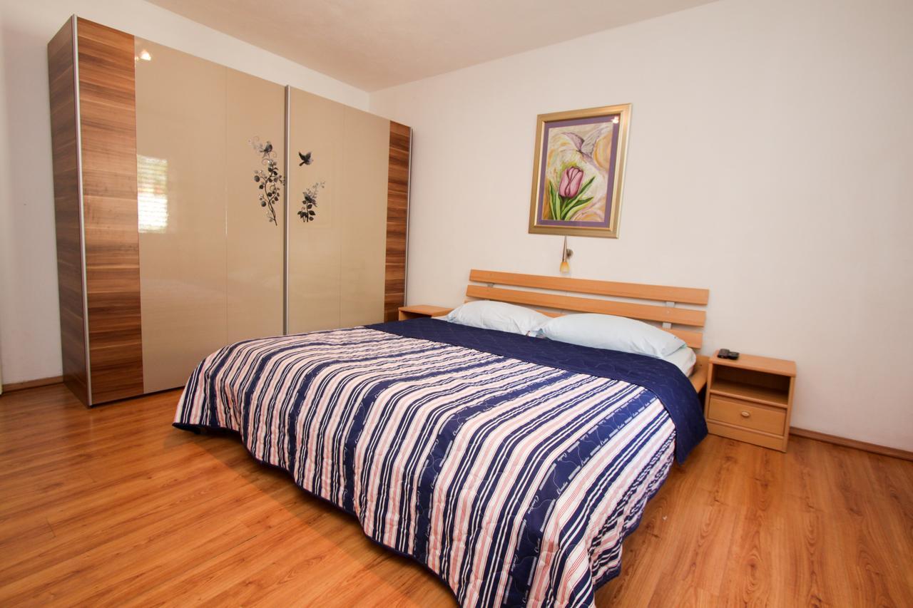 Apartments Nadia Игране Экстерьер фото